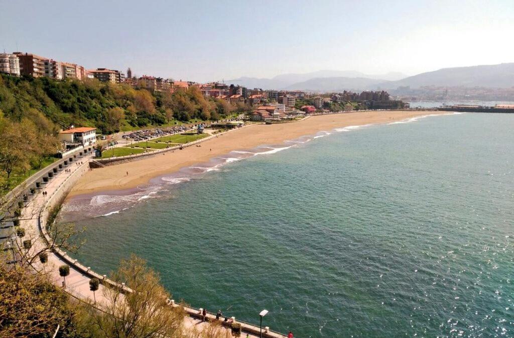 Confortable Piso En El Puerto Viejo De Algorta, A 7 Min De La Playa Getxo Esterno foto